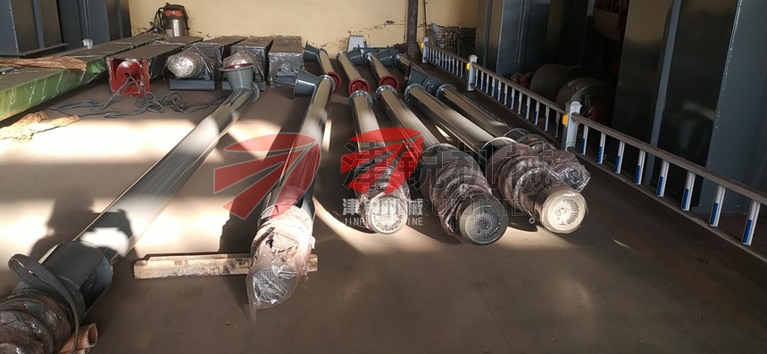 出口越南的螺旋輸送機(jī)發(fā)貨現(xiàn)場實(shí)拍-2 出口越南的螺旋輸送機(jī)發(fā)貨現(xiàn)場實(shí)拍-2