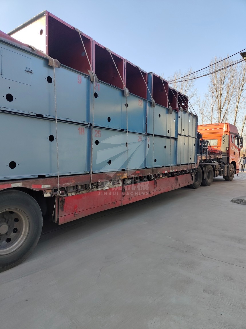 TD75型平皮帶輸送機發(fā)貨現(xiàn)場-9