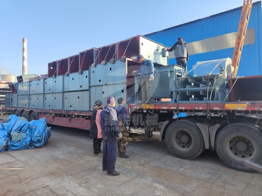 TD75型平皮帶輸送機發(fā)貨現(xiàn)場-8