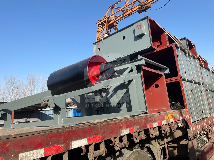 TD75型平皮帶輸送機發(fā)貨現(xiàn)場-1